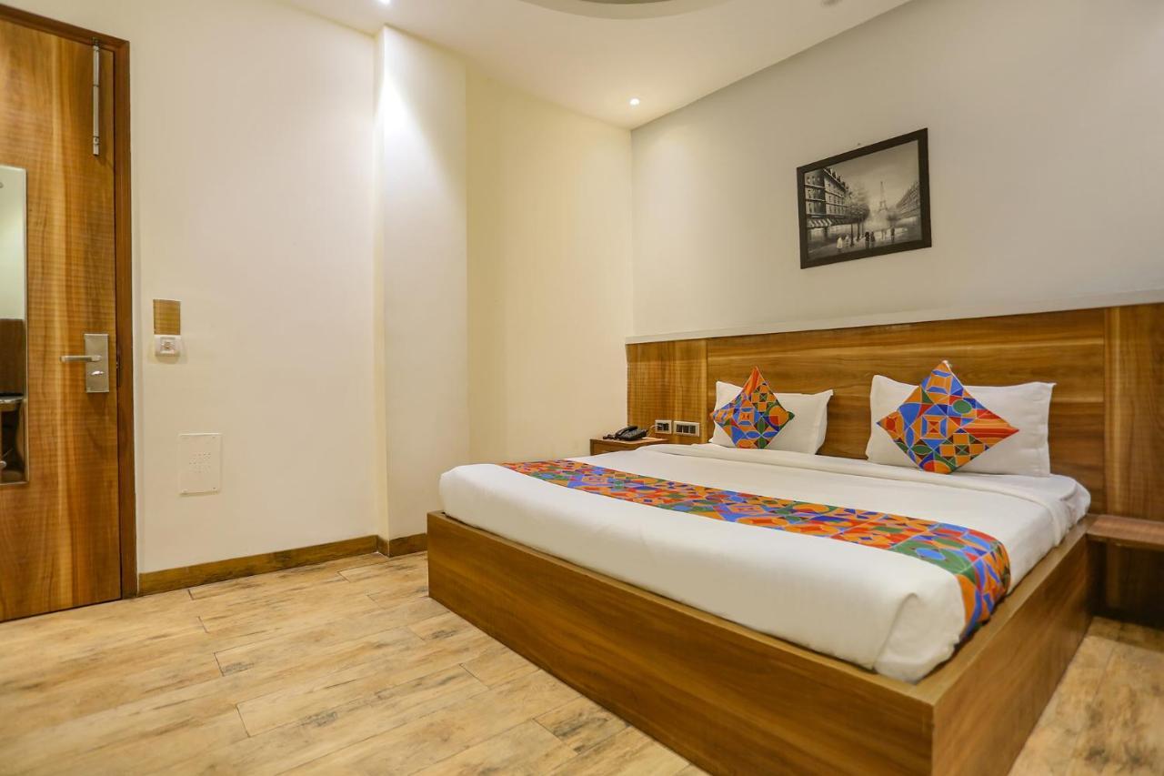 Fabhotel Royal Touch Patel Nagar New Delhi Exterior photo