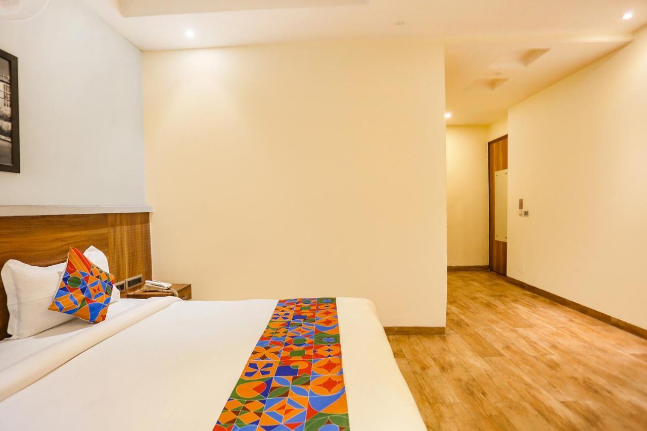 Fabhotel Royal Touch Patel Nagar New Delhi Exterior photo